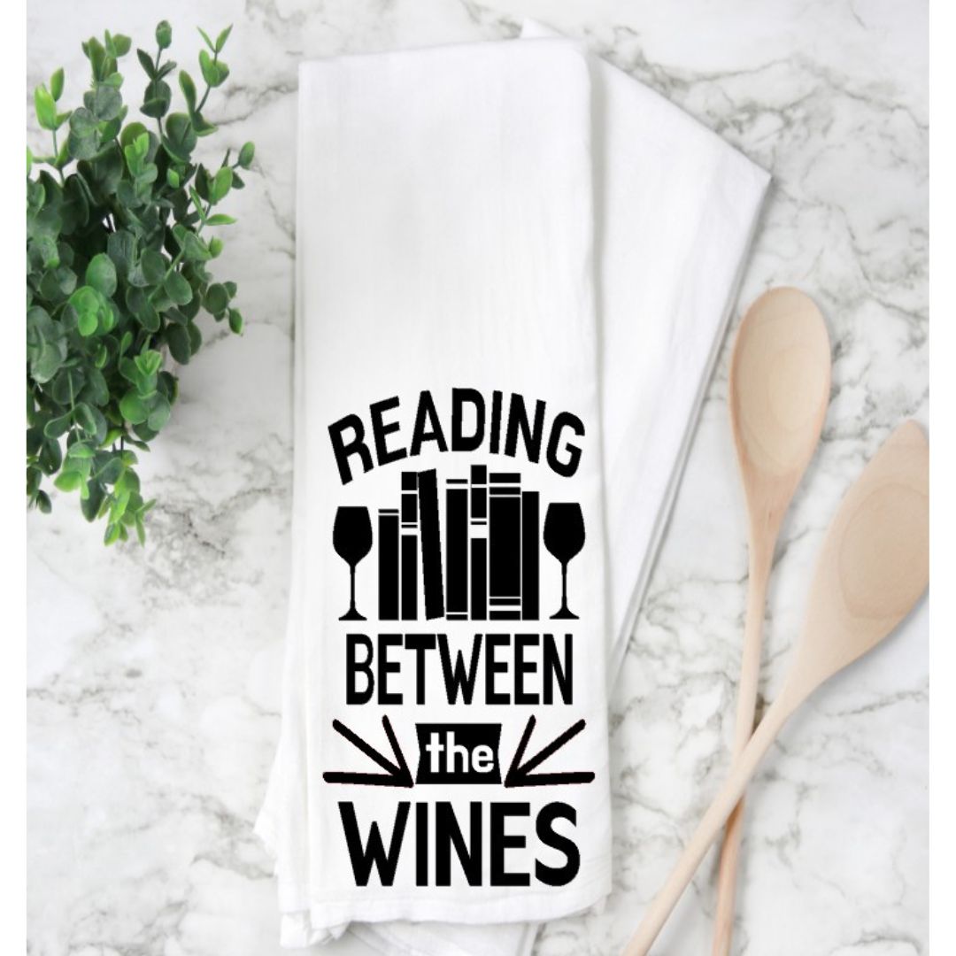 Reading between the wines - humorous tea, bar and kitchen towel LG