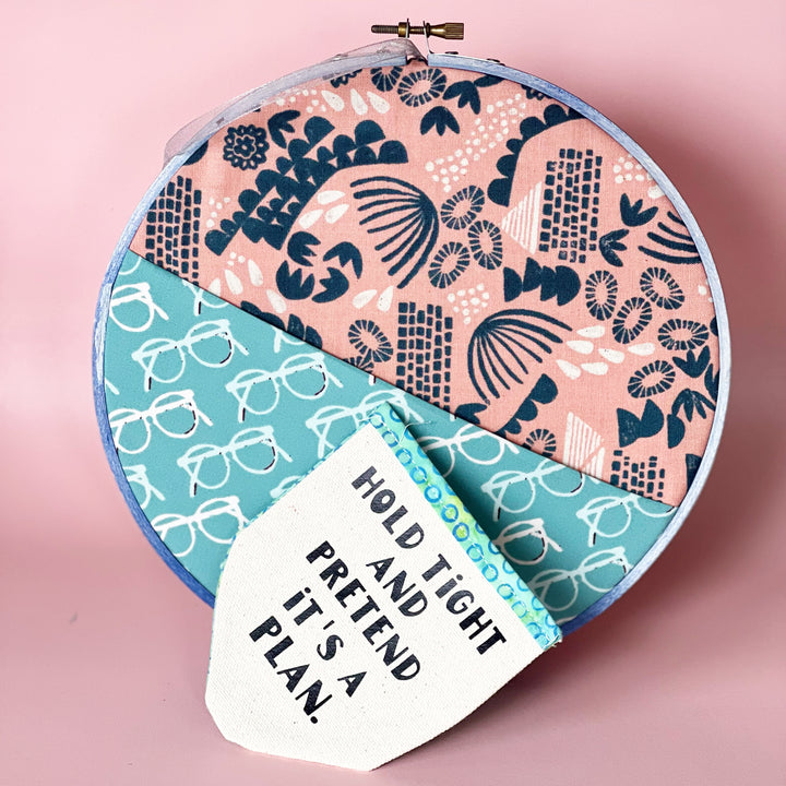 reader pocket hoop art